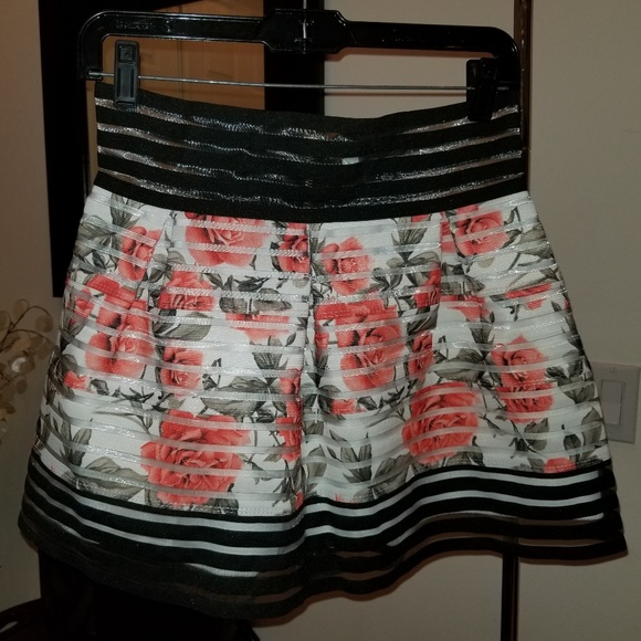 Neslay Dresses & Skirts - Floral High Waist Flare Skirt